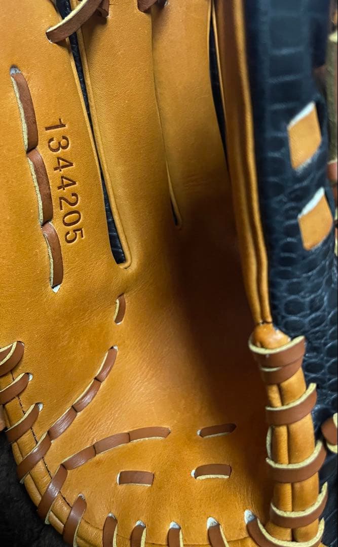 アンダーアーマー　限定グラブ