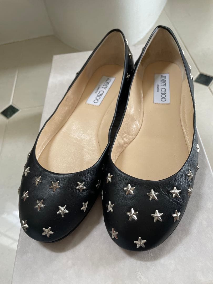 JIMMY CHOO ブラック フラットシューズ 星型スタッズ