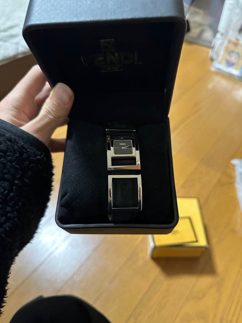 FENDI シルバー ブラック 時計