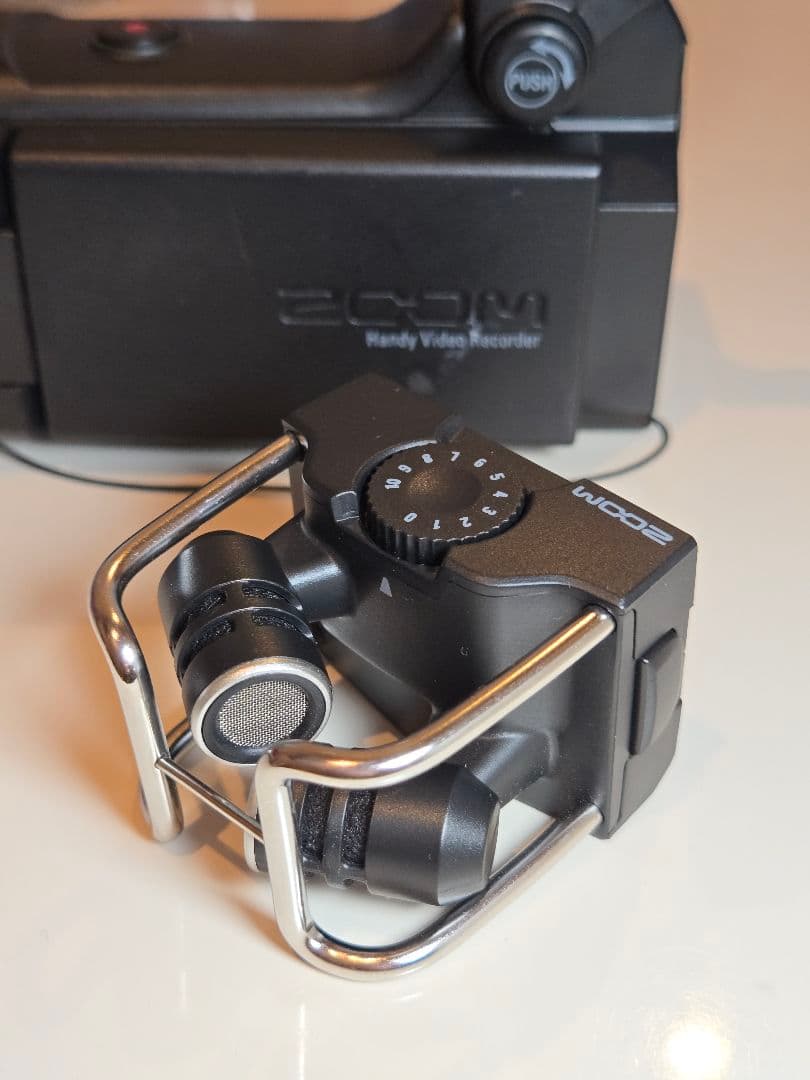 ZOOM Q8 ハンディビデオレコーダー