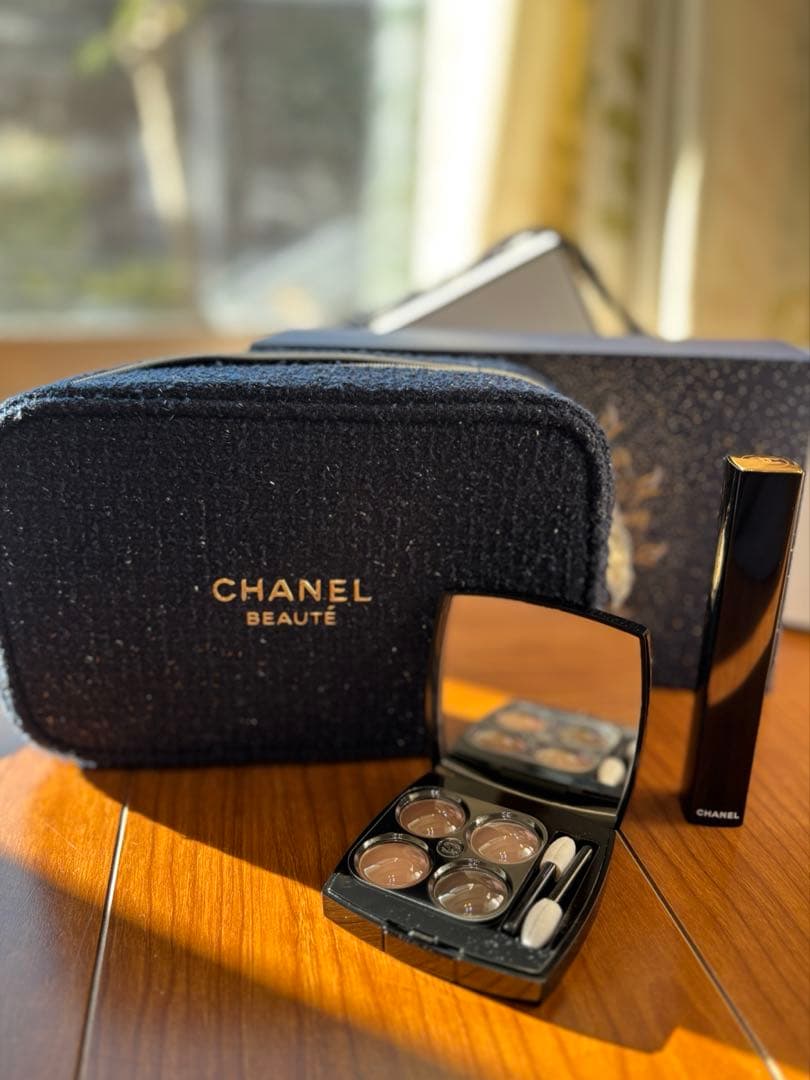 【新品未使用】CHANEL 2025 ホリデーアイシャドウ ＆ マスカラ セット