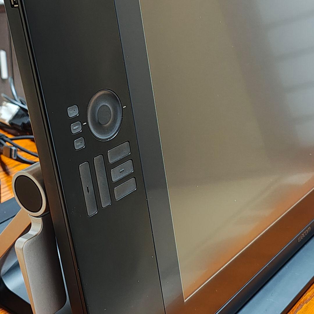 【破損有り】Wacom Cintiq 24HD DTK-2400 液晶タブレット