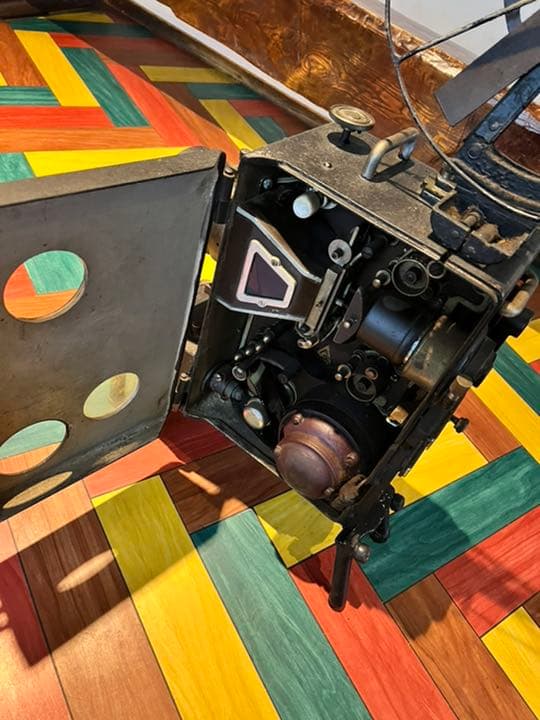 レトロ映写機　150万→50万