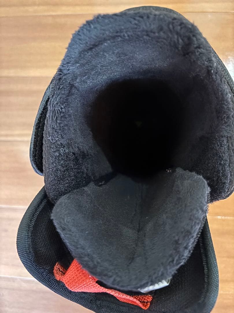 シーズン‼️❗️Burtonキッズ用スノーボードブーツ 黒ボアシステム付き24センチ