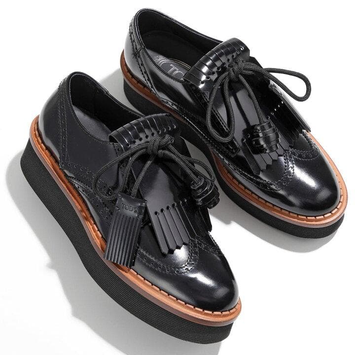 【TODS】トッズ黒エナメルタッセル厚底レディースローファー★美品