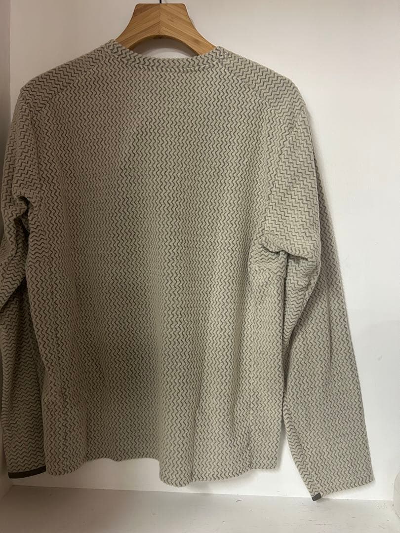 【新品】パタゴニア R1エアクルー Mサイズ 40236タグ付送料込