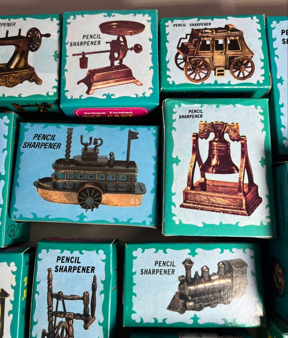アンティーク　ダイキャスト　ミニチュア　ペンシル　シャープナー　19種類