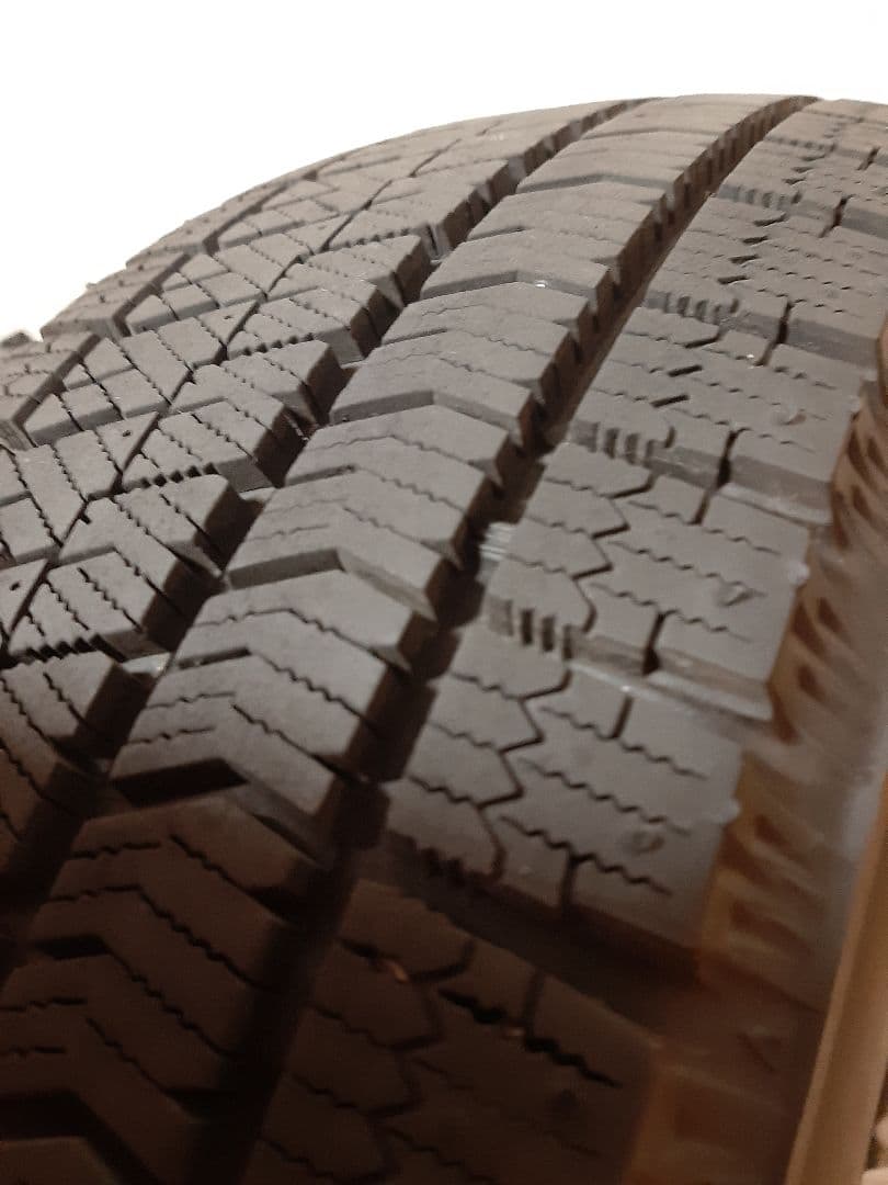 2023年製ブリジストン スタッドレス 175/65R15 4本 千葉近郊手渡可