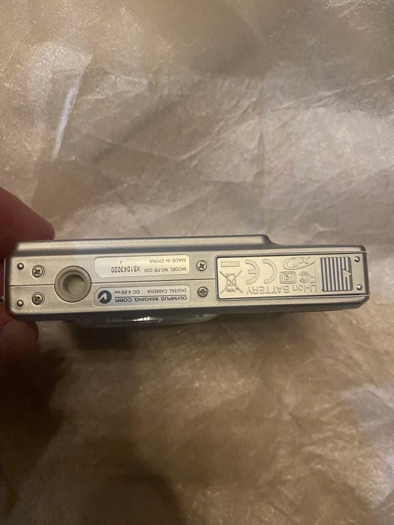 OLYMPUS FE-220 7.1メガピクセル コンパクトデジタルカメラ