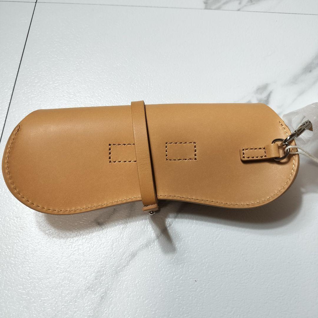 ETRE TOKYO タンドレザーサングラスケース ベージュ