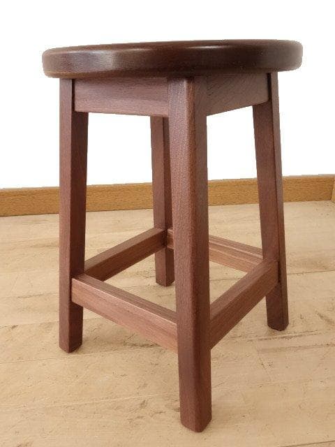 北海道手作り家具　ウォールナット材　スツール　座面一枚板