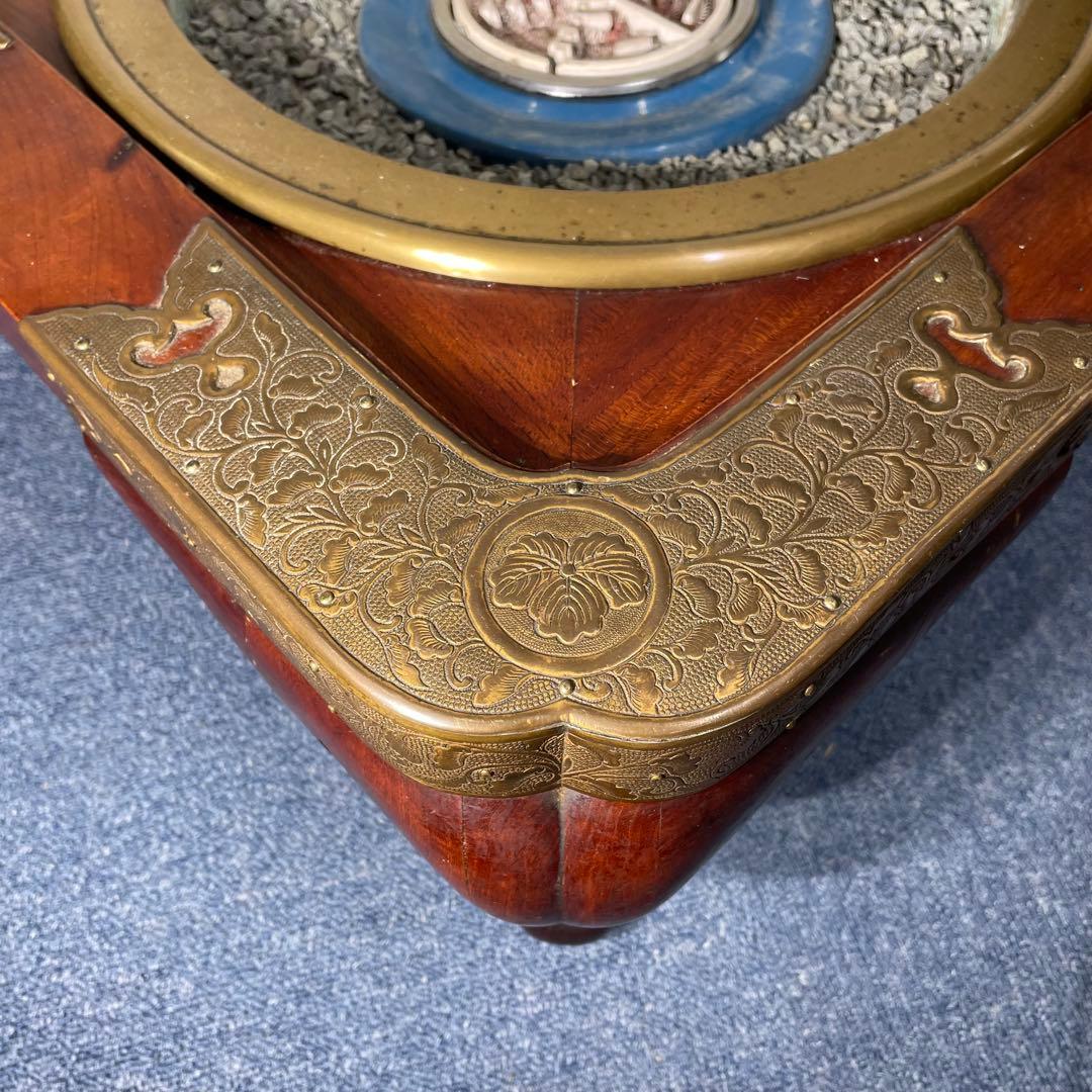 【昭和レトロ】電気火鉢 大名火鉢風 四角形 四猫脚 錺金具 蔦文様 家紋所風