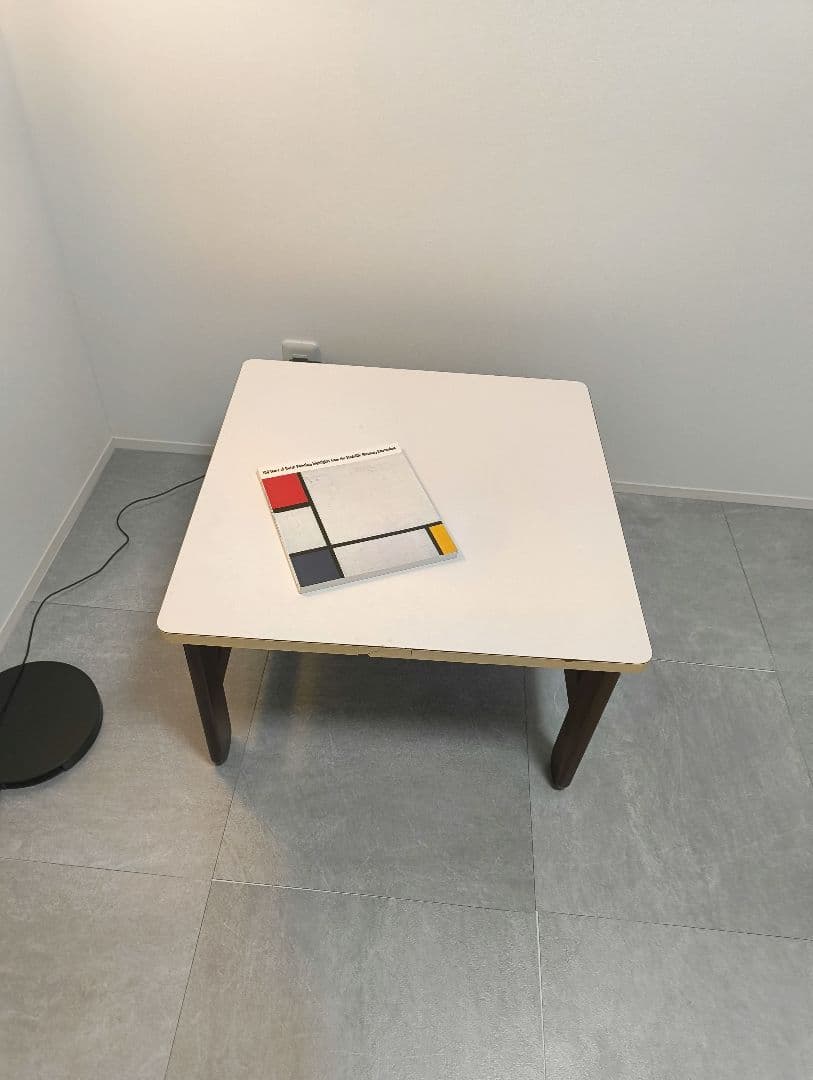 ヴィンテージ　レトロ　ミッドセンチュリー　スクエアコーヒーテーブル　木製　白天板