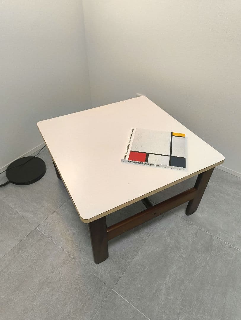 ヴィンテージ　レトロ　ミッドセンチュリー　スクエアコーヒーテーブル　木製　白天板