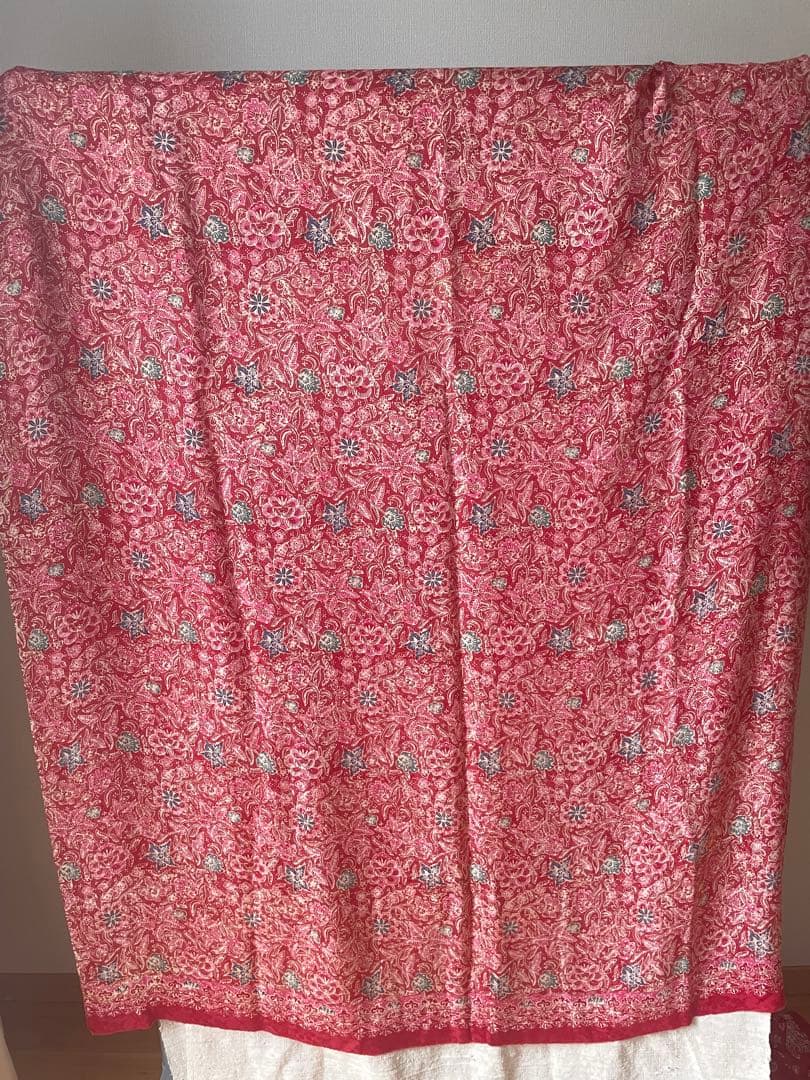 手描きシルクバティック　フラワー　赤