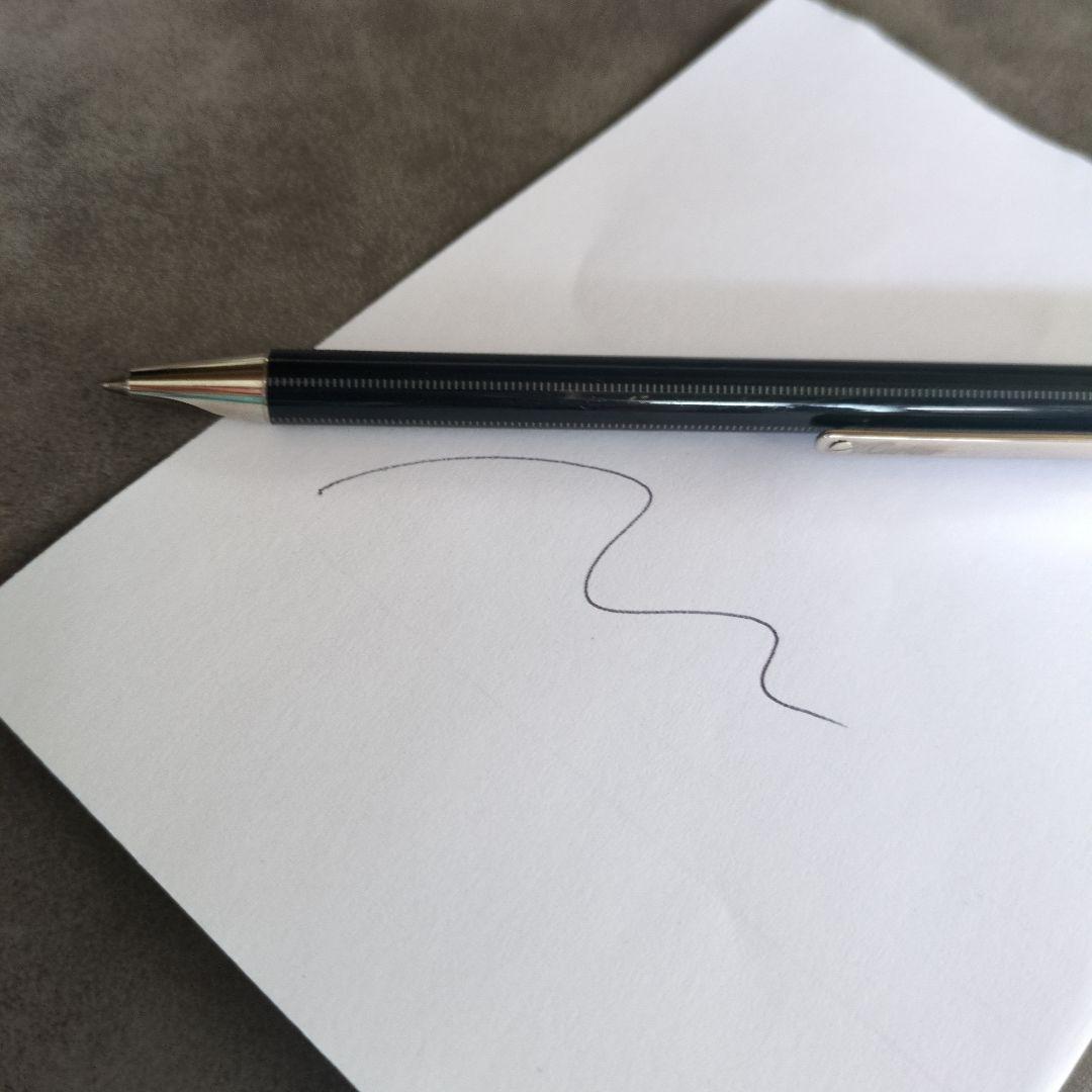 Cartier　カルティエ ツイスト式 ボールペン ブラック　シルバー