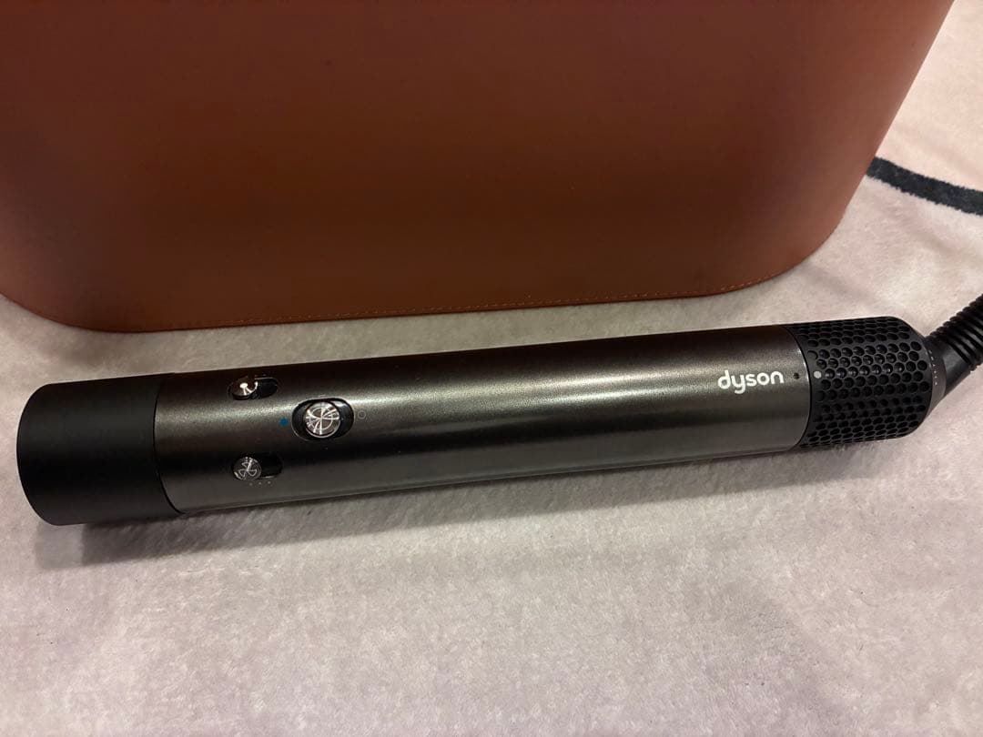 Dyson Airwrap 専用ケース付き