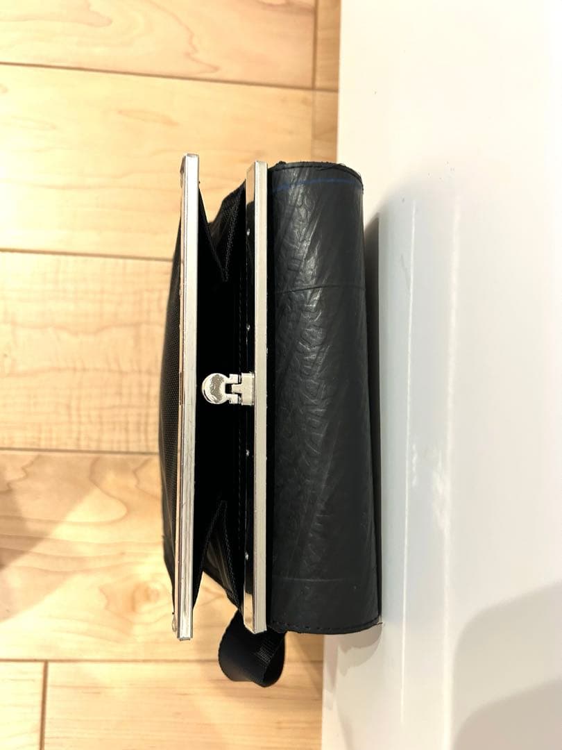 EJ SEAL ブラック/ブルー ショルダーバッグ