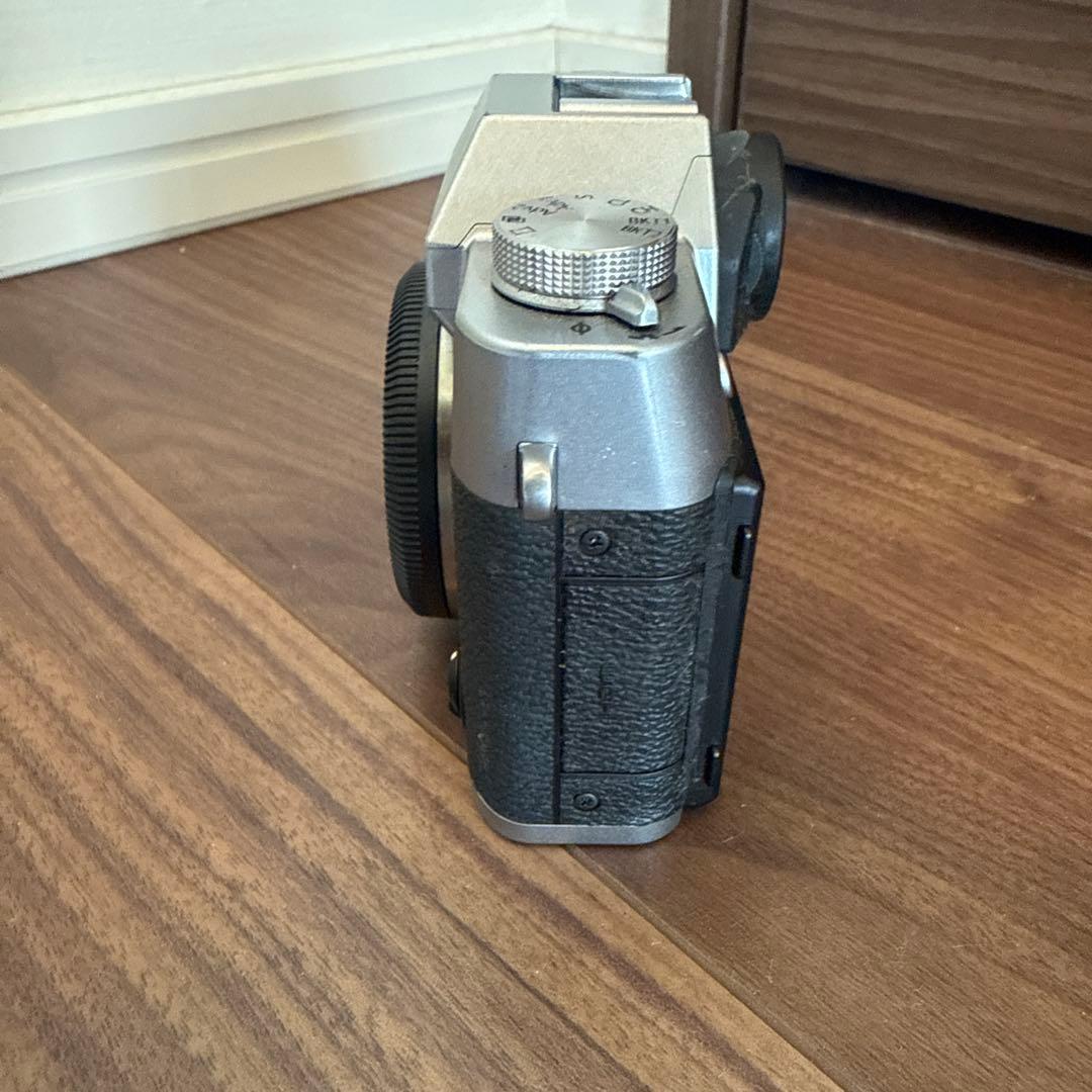 （美品）FUJIFILM X-T10 シルバー ミラーレス一眼