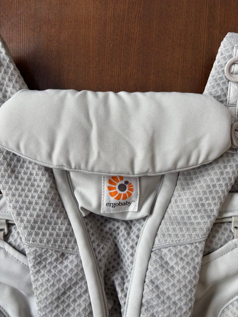 【こっこさん専用】ergobaby オムニブリーズ 抱っこひも グレー