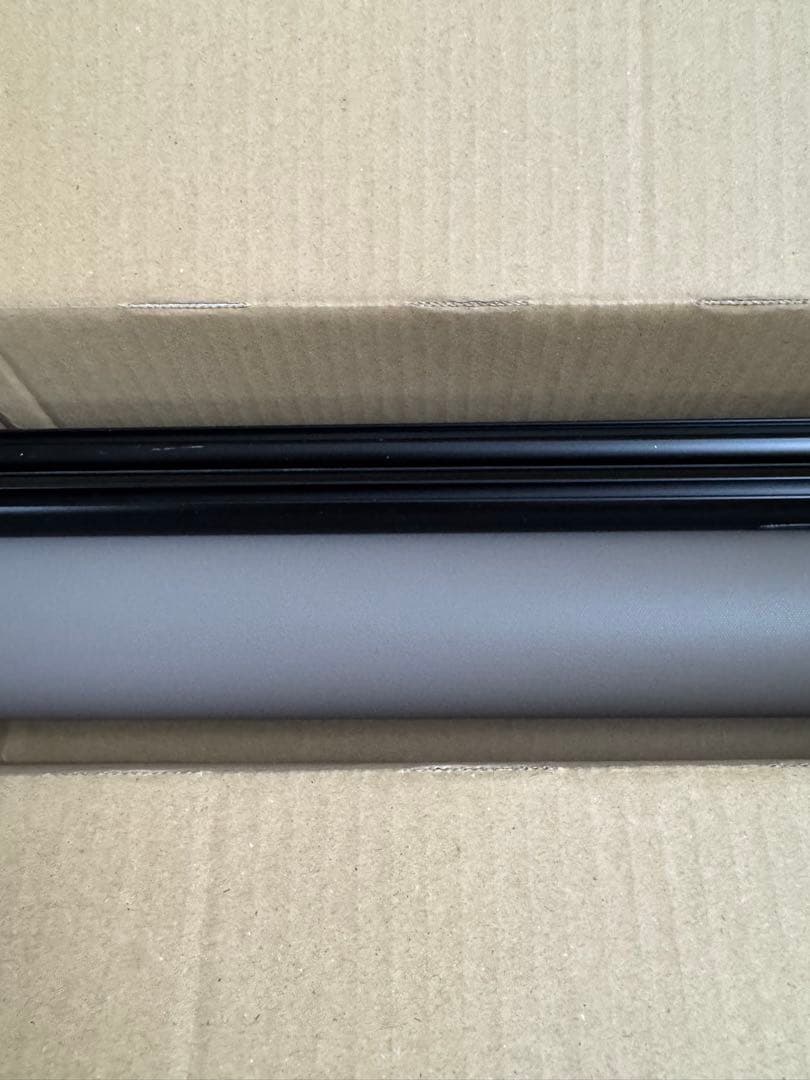 ロールスクリーン　遮光生地