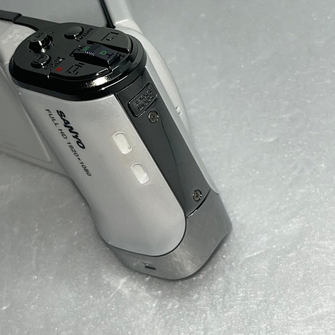 ☆極美品☆SANYOデジタルムービーカメラXacti DMX-CG100ホワイト