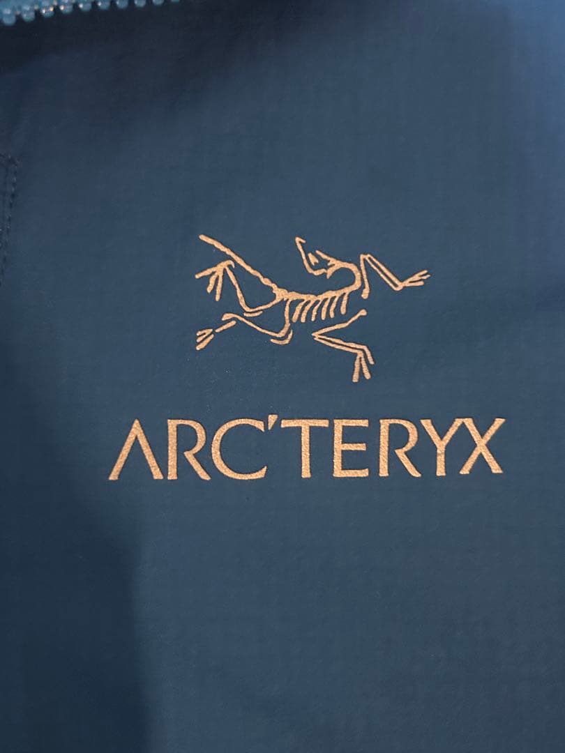 【本日限定価格】ARC'TERYX ナイロンジャケット M 青