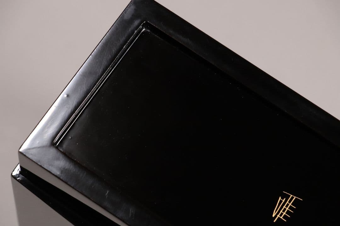 輪島塗名工「井波唯志」海華文 花器 蒔絵 沈金 黒塗 木製漆塗 花入 M971