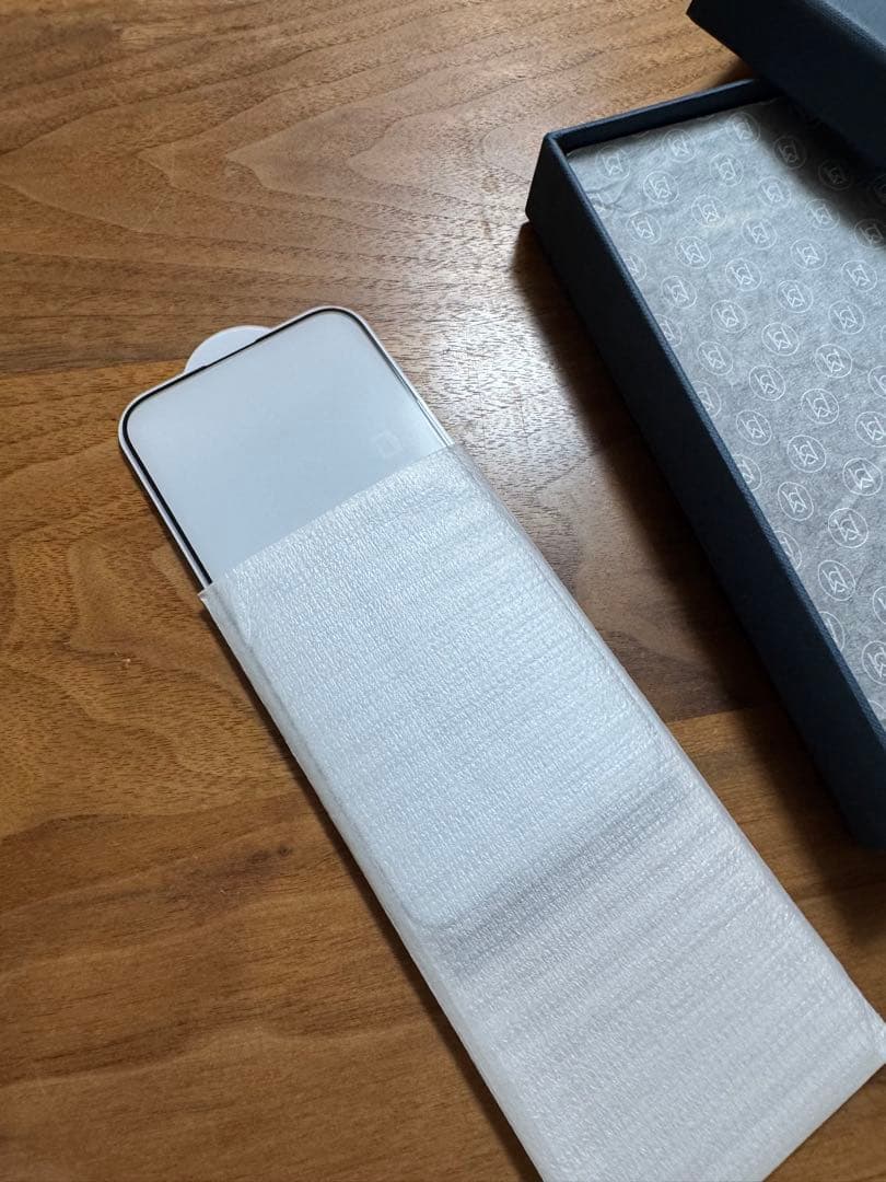 MAISON de SABRÉ スマホケース 黒 iPhone15Pro 対応