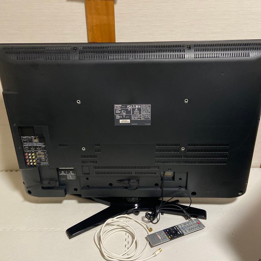 チャーミー　東芝REGZA 42ZS1 アンテナケーブルリモコン付きテレビ