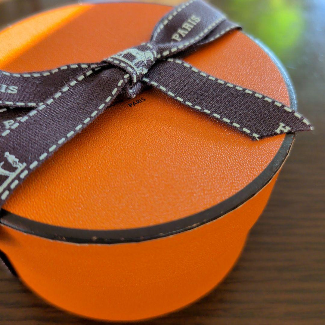 エルメス　HERMES 　非売品　オルゴール　 手巻き　リボン付き丸型