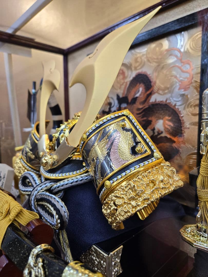 【展示品限り】五月人形　兜　鍬形　ケース飾り　※閉店セール　K24