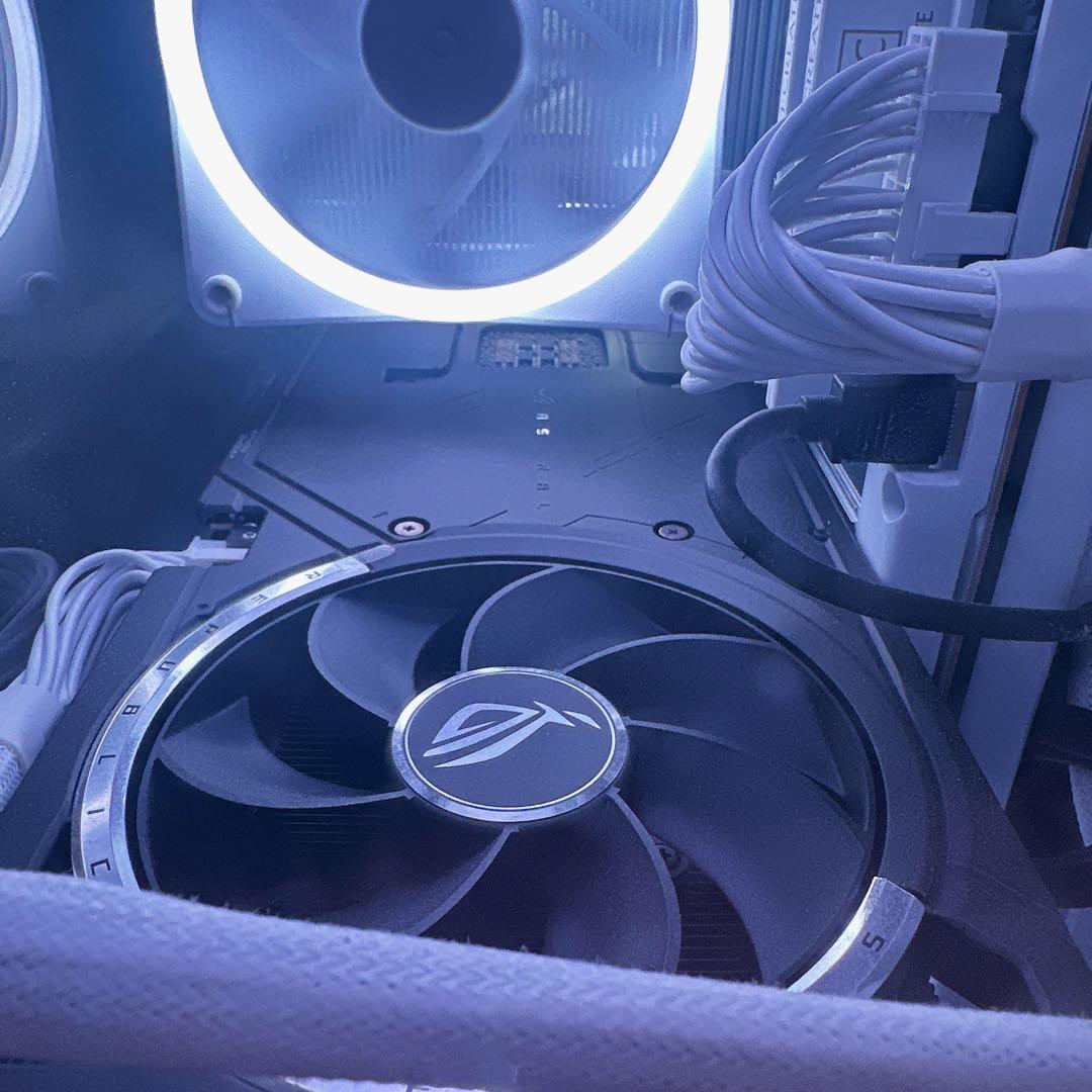 RTX 5090 ROG Astral アストラル