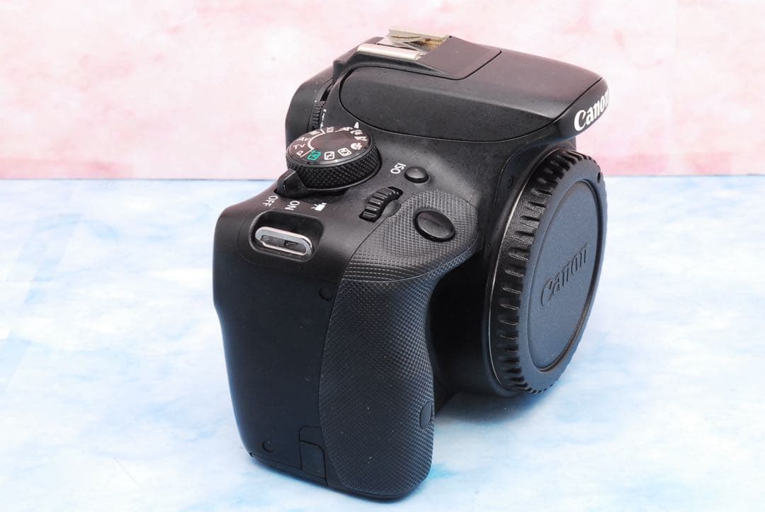 キャノン Kiss X7✨小型＆軽量で持ち運びラクラク✨一眼レフカメラ