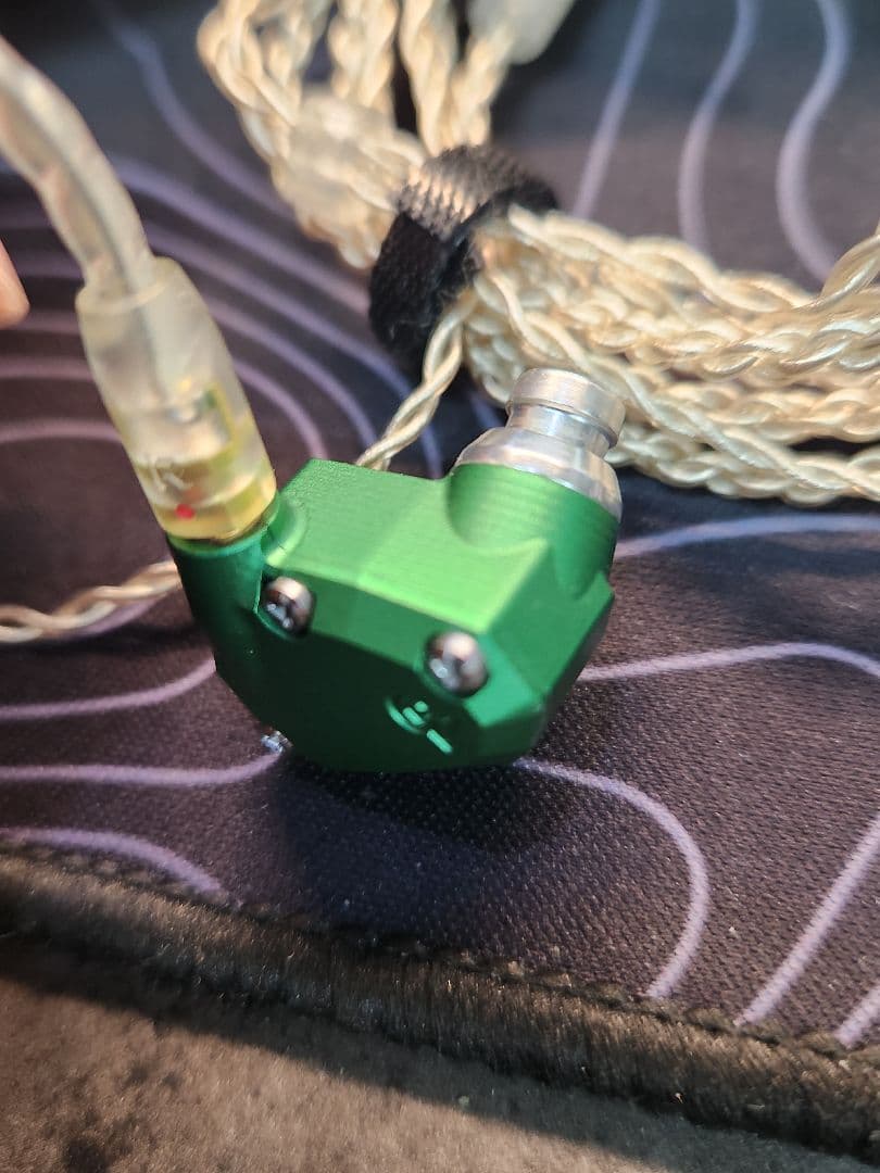 CampfireAudio ANDROMEDA 初期型(2017)