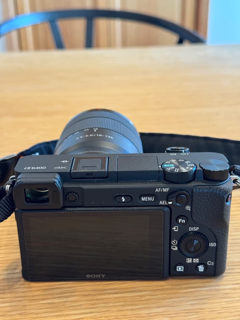 【緊急値下げ】SONY α6400 ミラーレス一眼本体・SONYズームレンズ付き