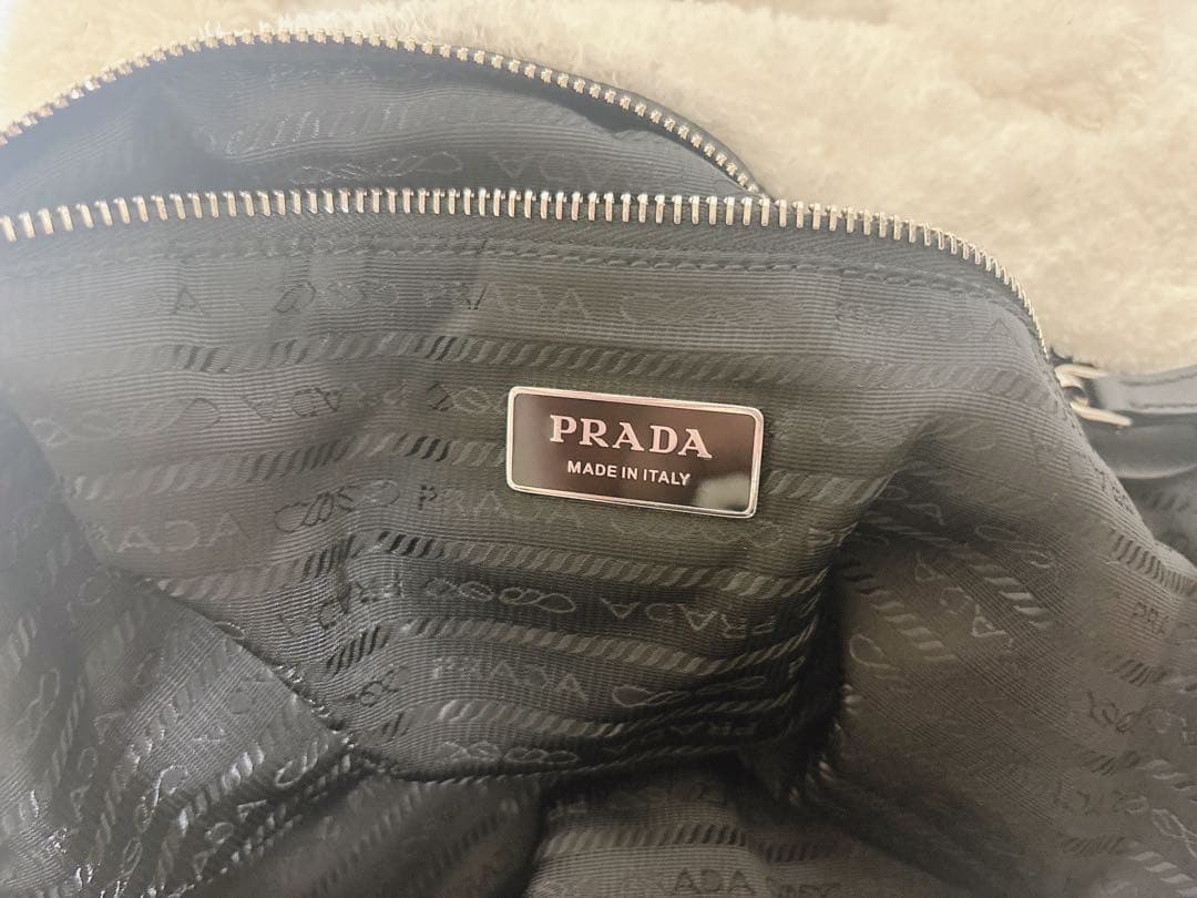 PRADA ホワイトファートートバッグ