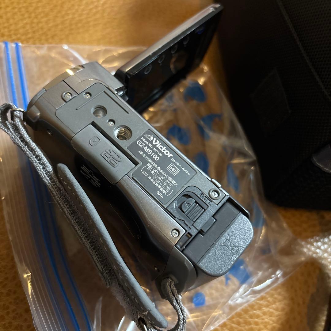 【Victor GZ-MS100】 ビデオカメラ カメラバッグ&ケーブル付き