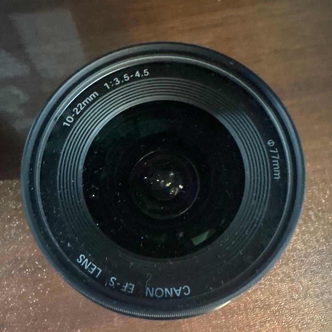 Canon EF-S 10-22mm USM, フィルタとフード付き