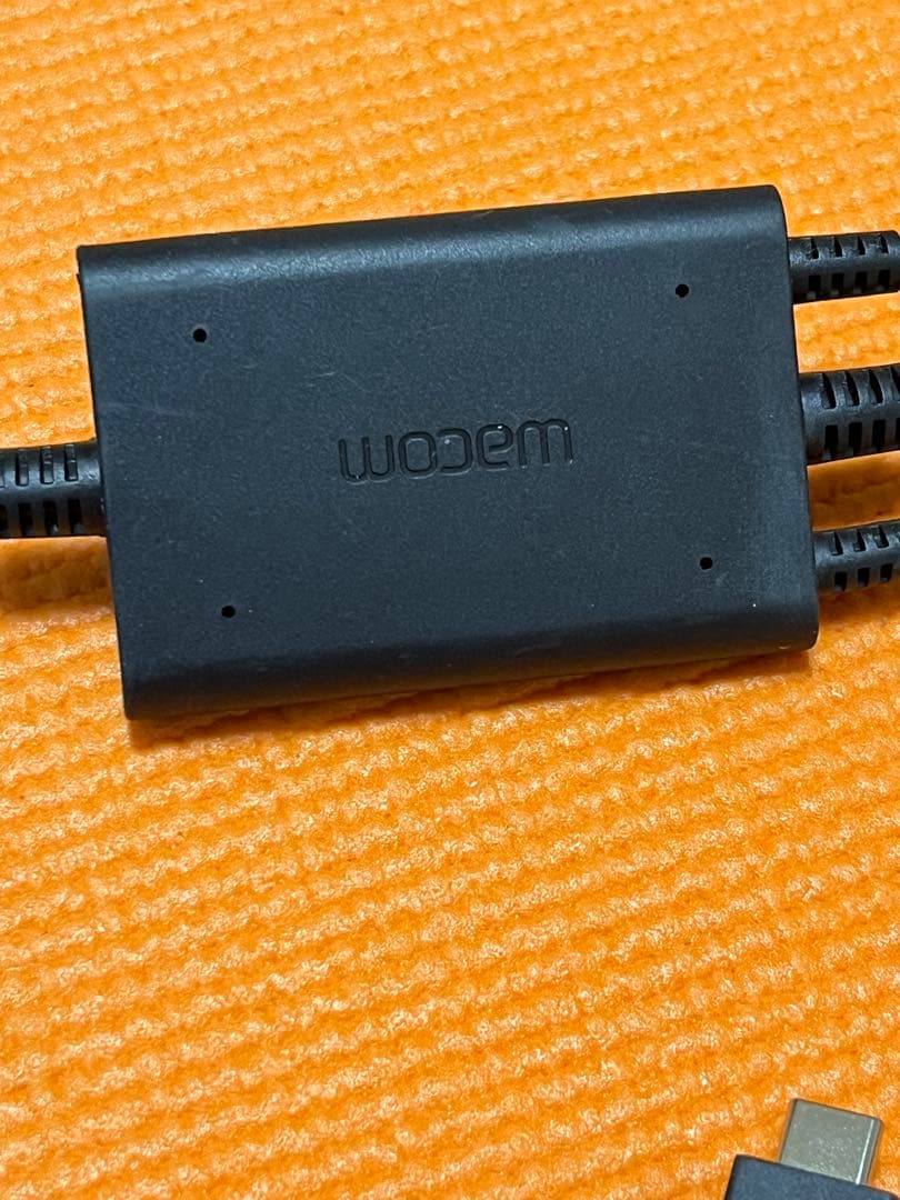 ワコムワン　13インチ　液タブ　タッチ対応　TDTH134W4D 中古