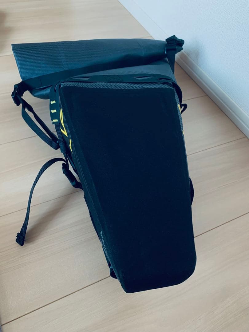 アピデュラ14リットル防水 車体装着サドルバッグ