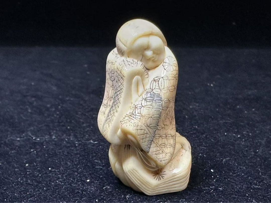 極上　根付　抹香鯨　マッコウクジラ　アンティーク　天然素材　骨董　コレクションか