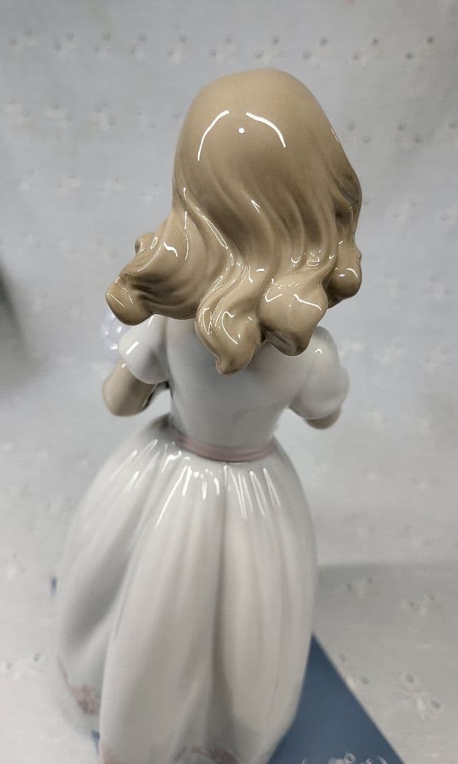 未使用近✨リヤドロ 大切なあなたへ フィギュリン 陶器人形 少女 ハートフラワー