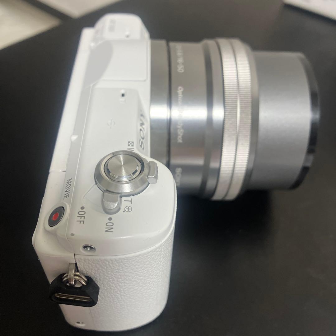 ほぼ新品 付属品完備 SONY α5100 WiFi 高性能ミラーレス一眼レフ