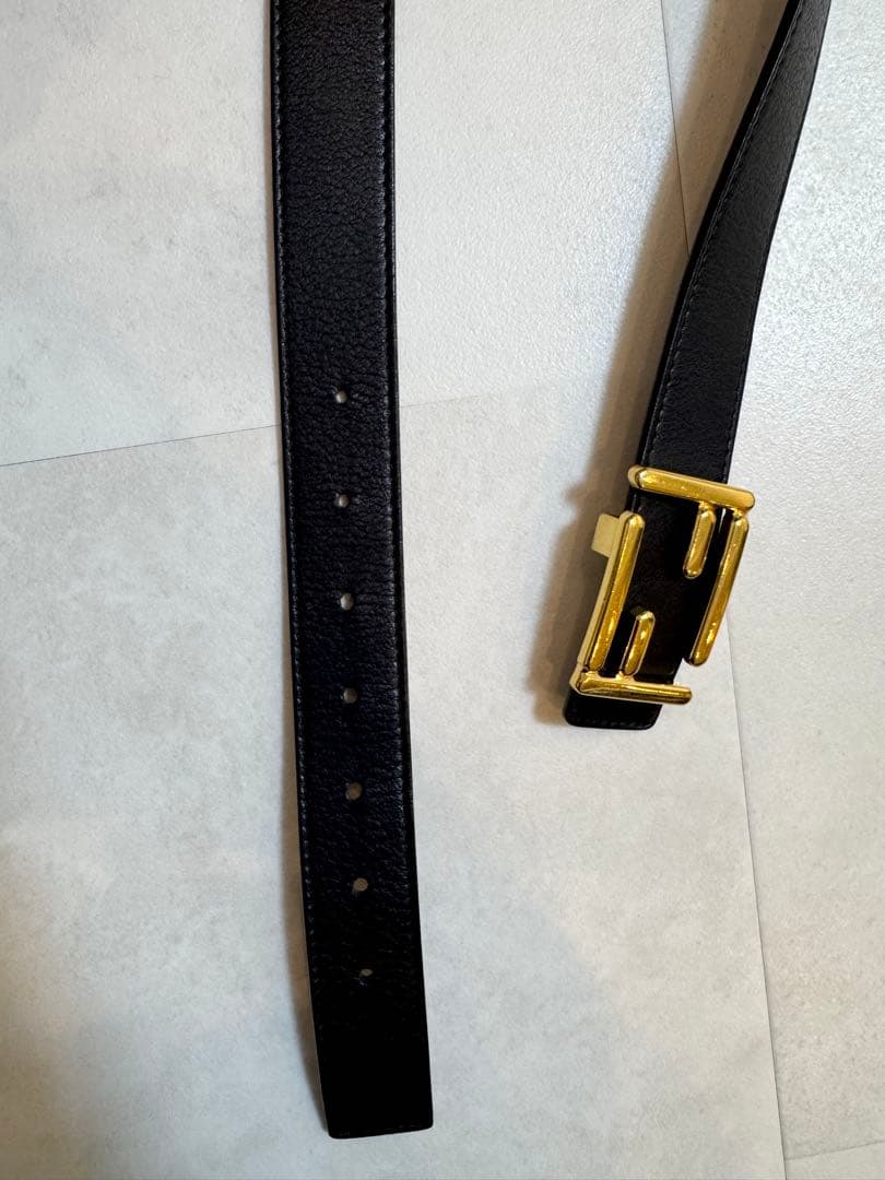 FENDI ブラックレザーベルト FFゴールド金具