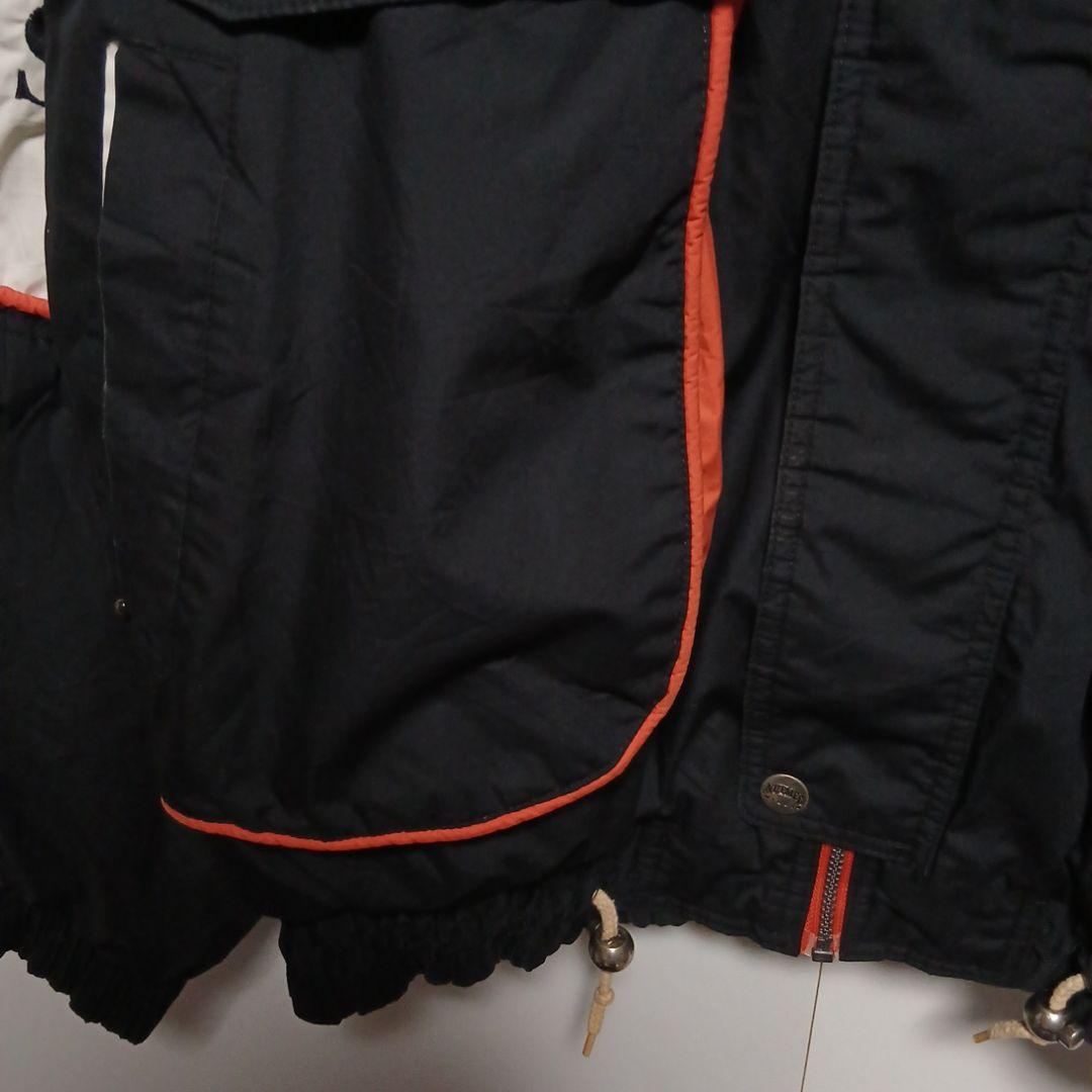 NHL ナイロンジャケット　中綿入り Nutmeg By Campri　C233