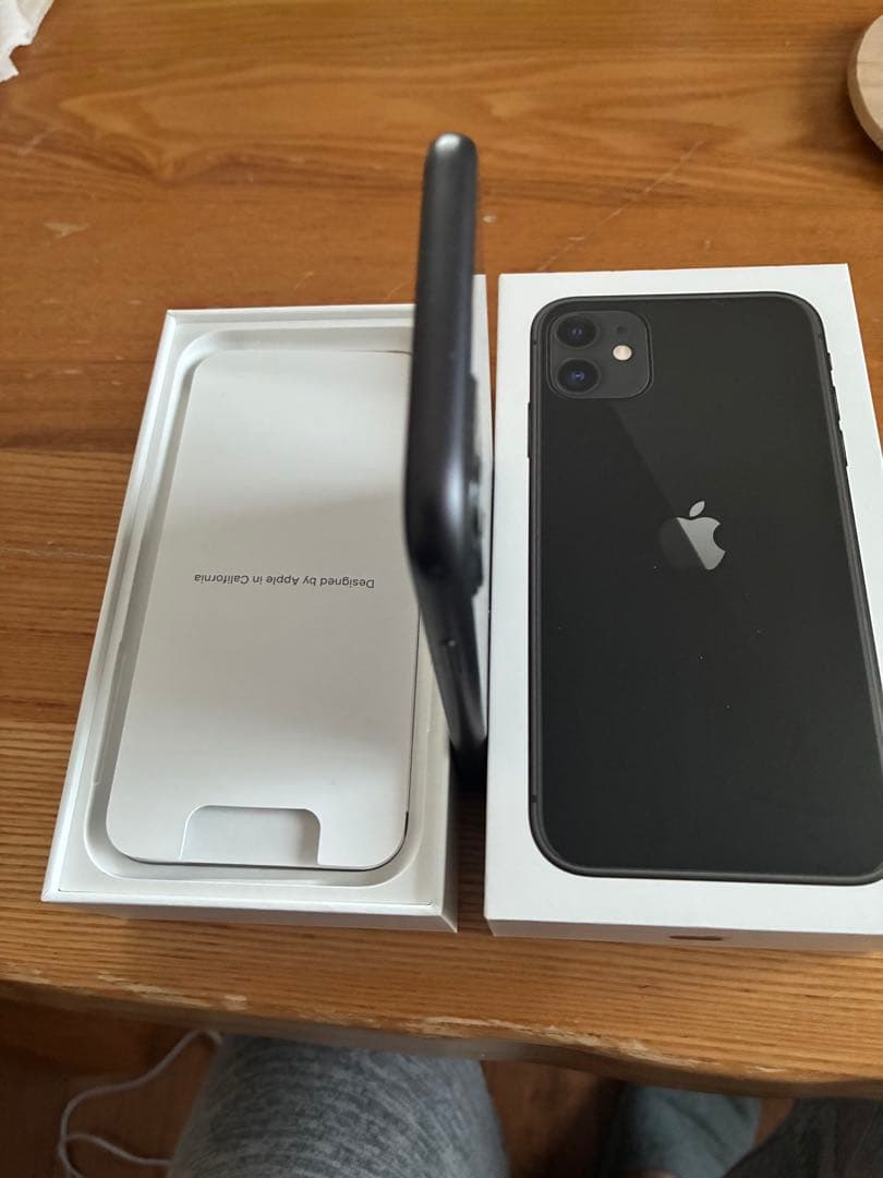 Apple iPhone 11 64GB ブラック 本体 プラス純正付属品