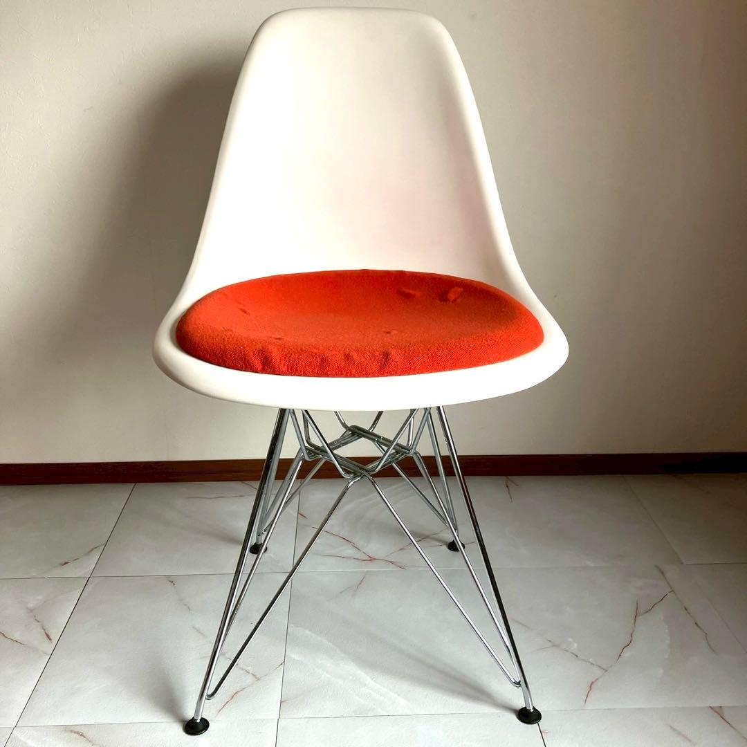 イームズ サイドシェルチェア Vitra社