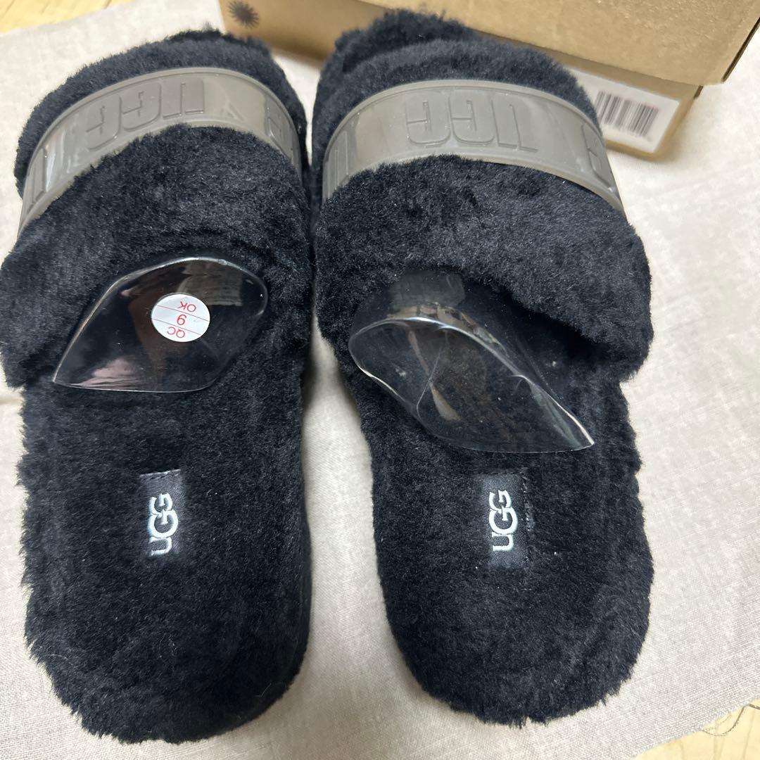 新品　UGG W FLUFFITA CLEAR レア　ムートンサンダル