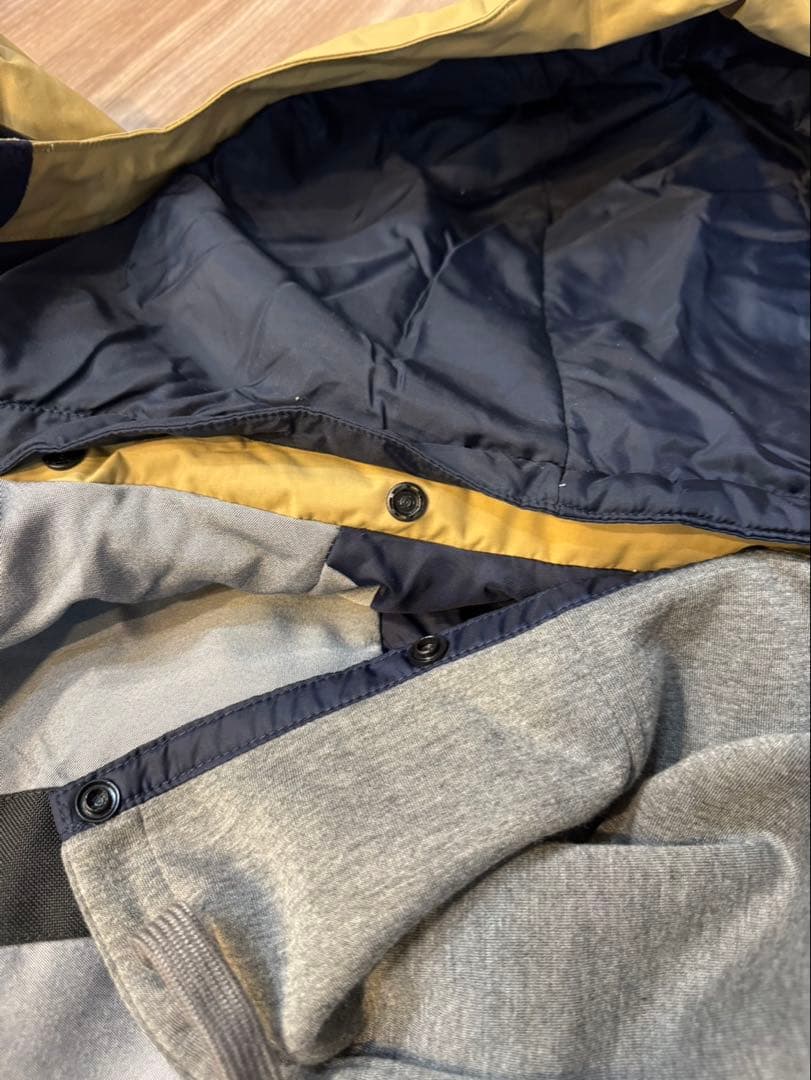 Burton バートン　スノーボードウェア　ジャケット